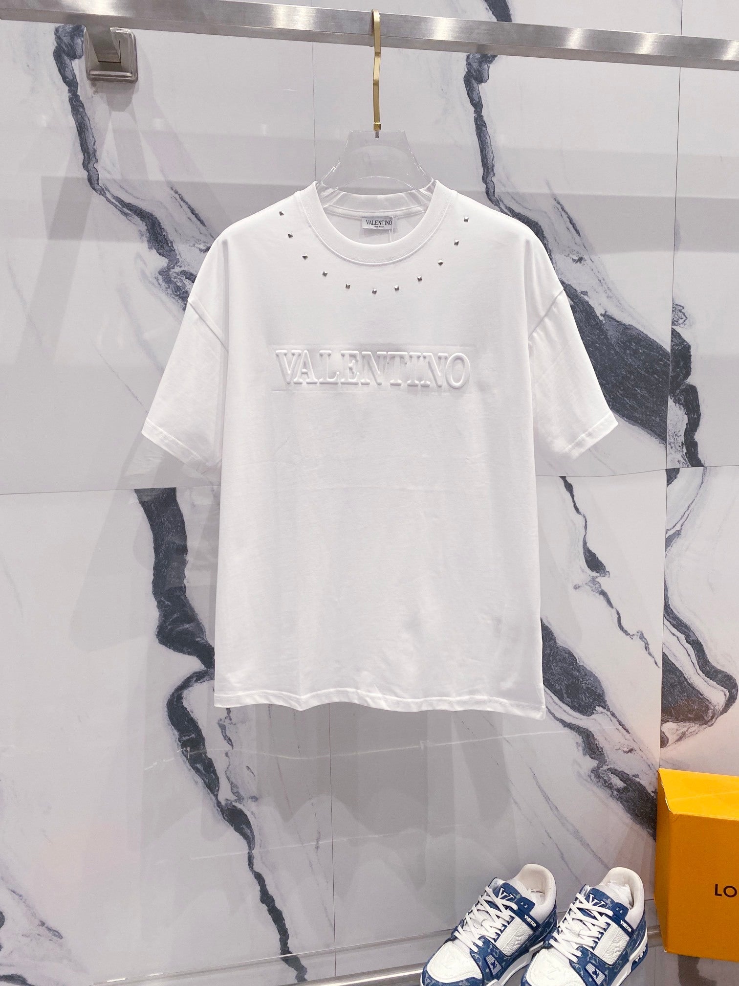 V - TSHIRT