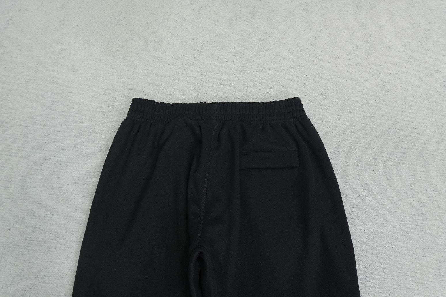 C - SWEATPANTS