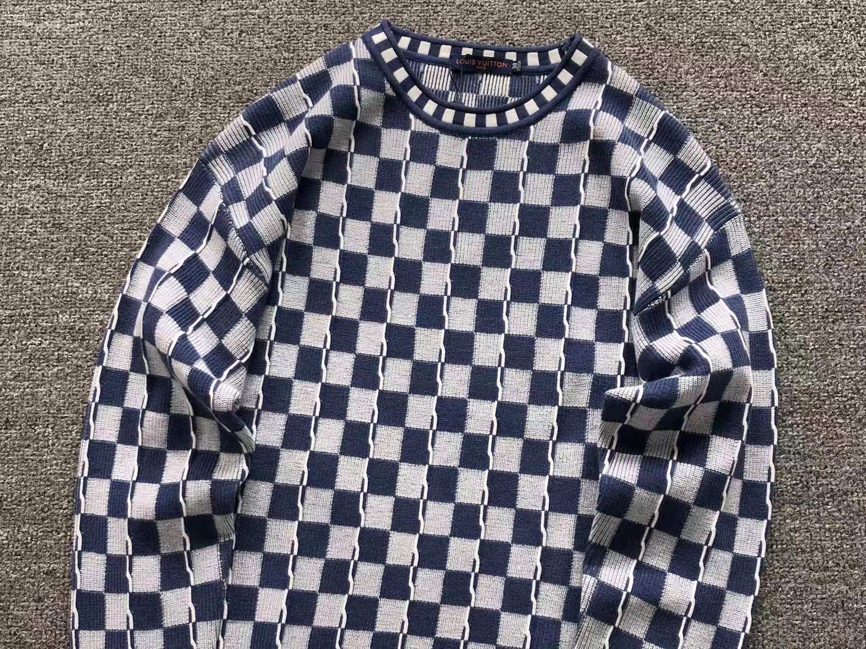L - SWEATER