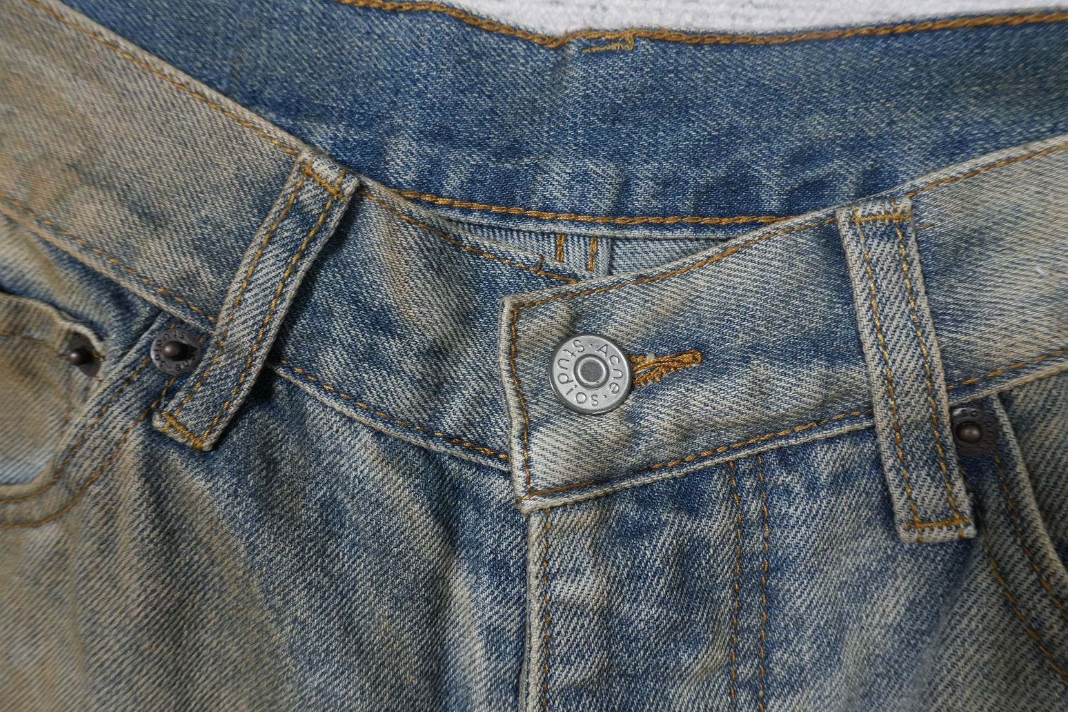 A - JEANS