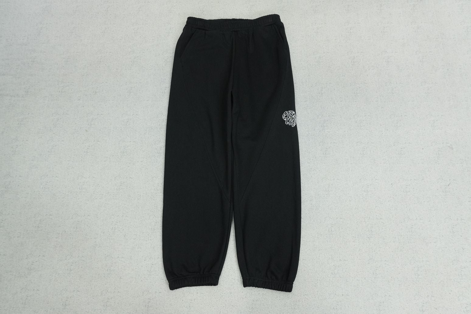 M - SWEATPANTS