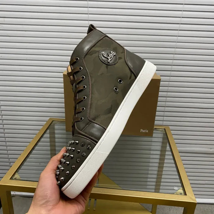 A - SNEAKERS