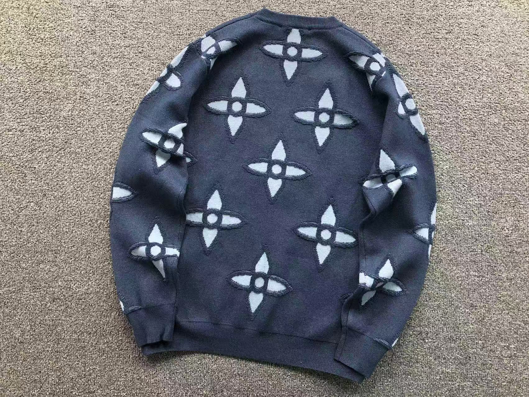 L - SWEATER