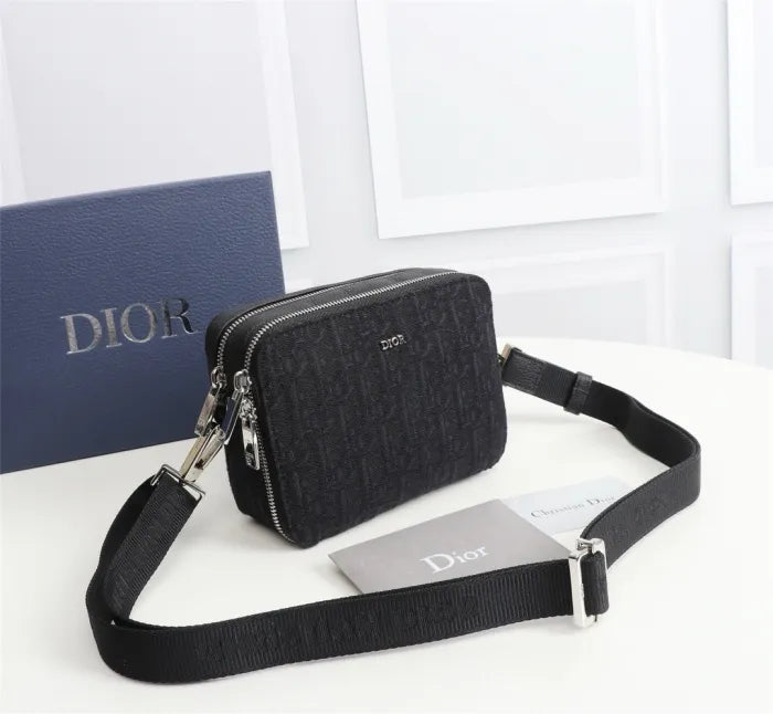 D - TASCHE