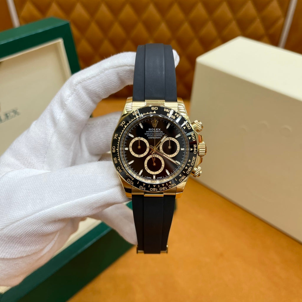 M - Watch