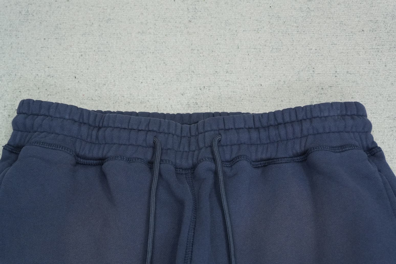 S - SWEATPANTS