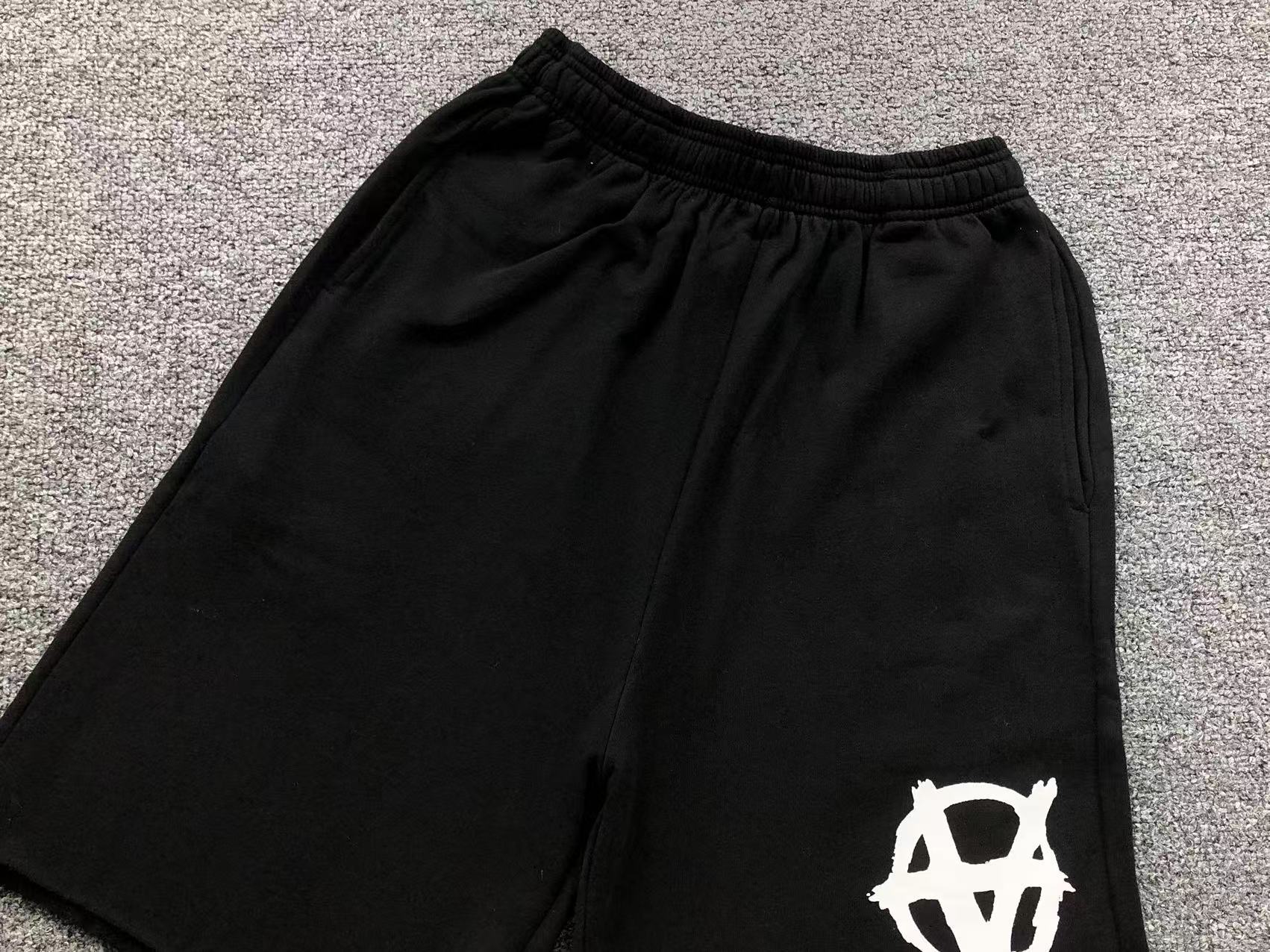 V - SHORTS