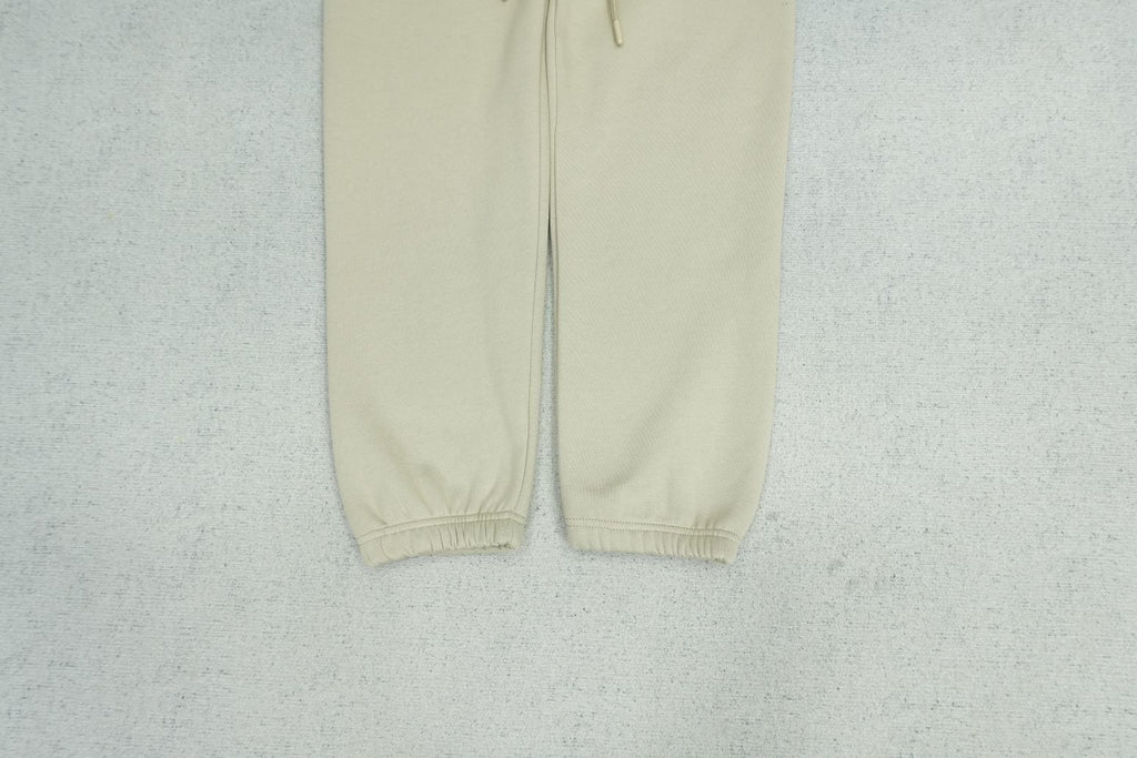 F - SWEATPANTS