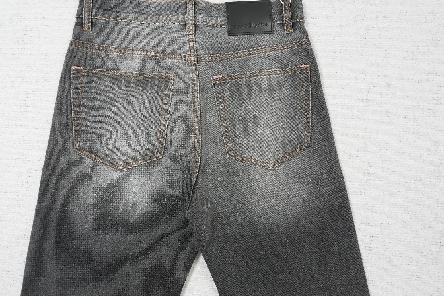 A - JEANS