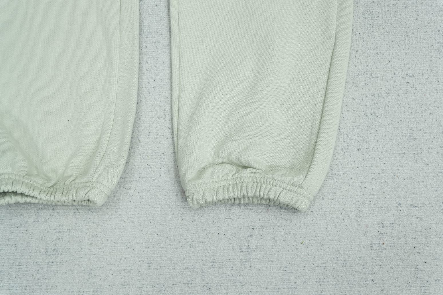 C - SWEATPANTS