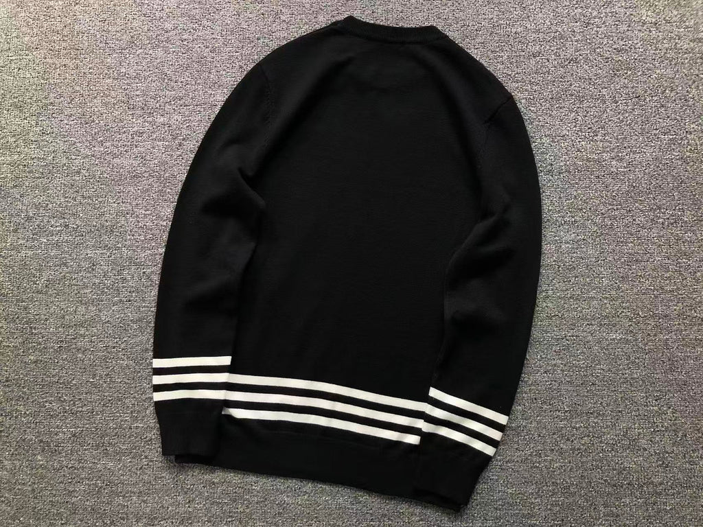B - SWEATER