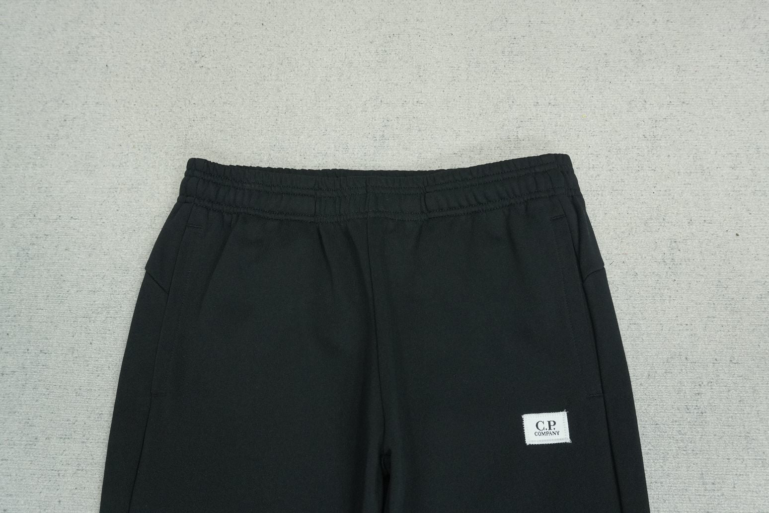 C - SWEATPANTS
