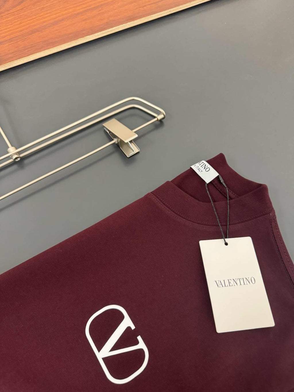V - TSHIRT