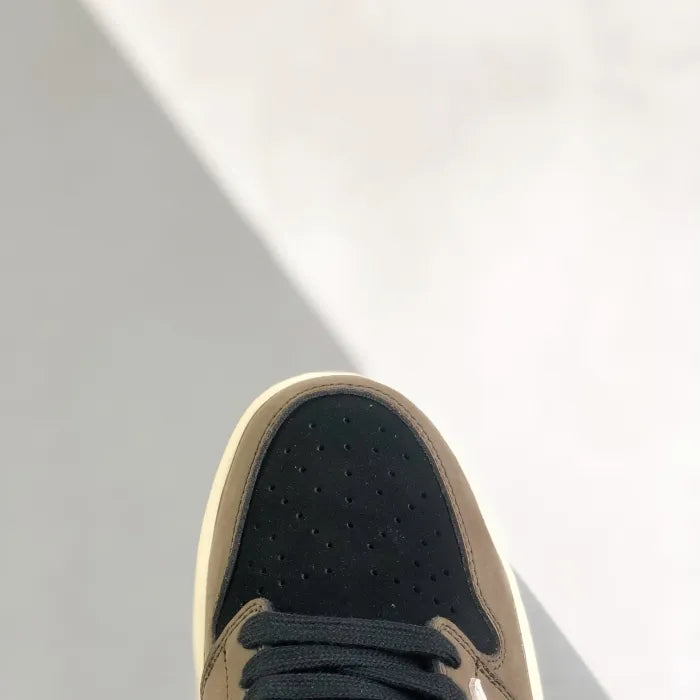 N - SNEAKERS