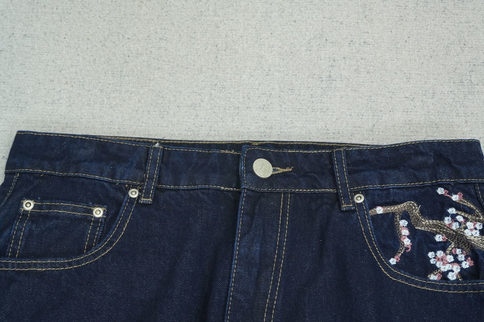 D - JEANS
