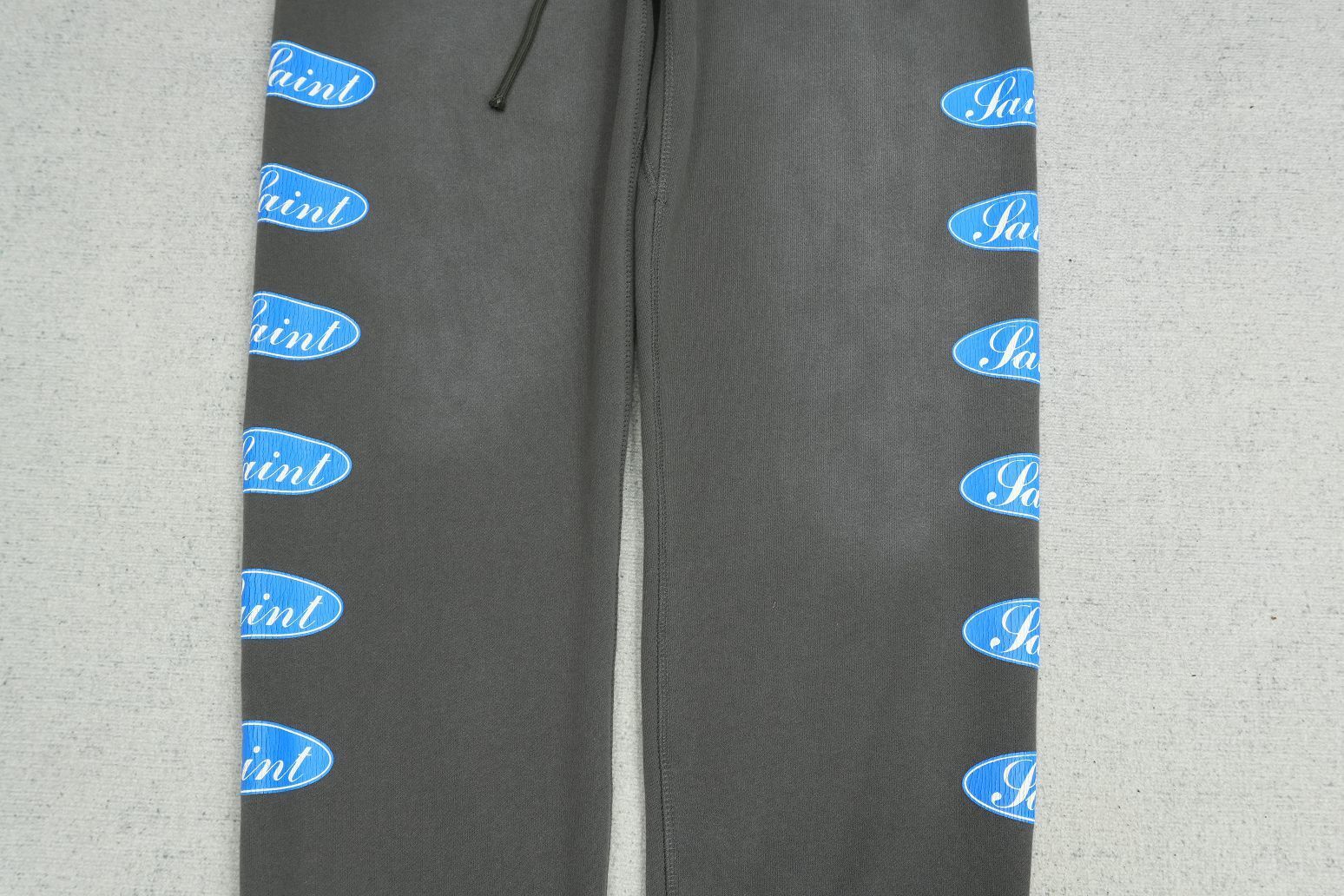 S - SWEATPANTS
