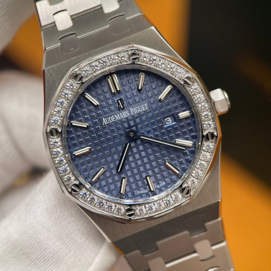 P - Watch