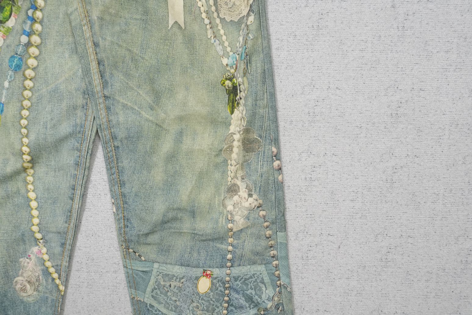 A - JEANS