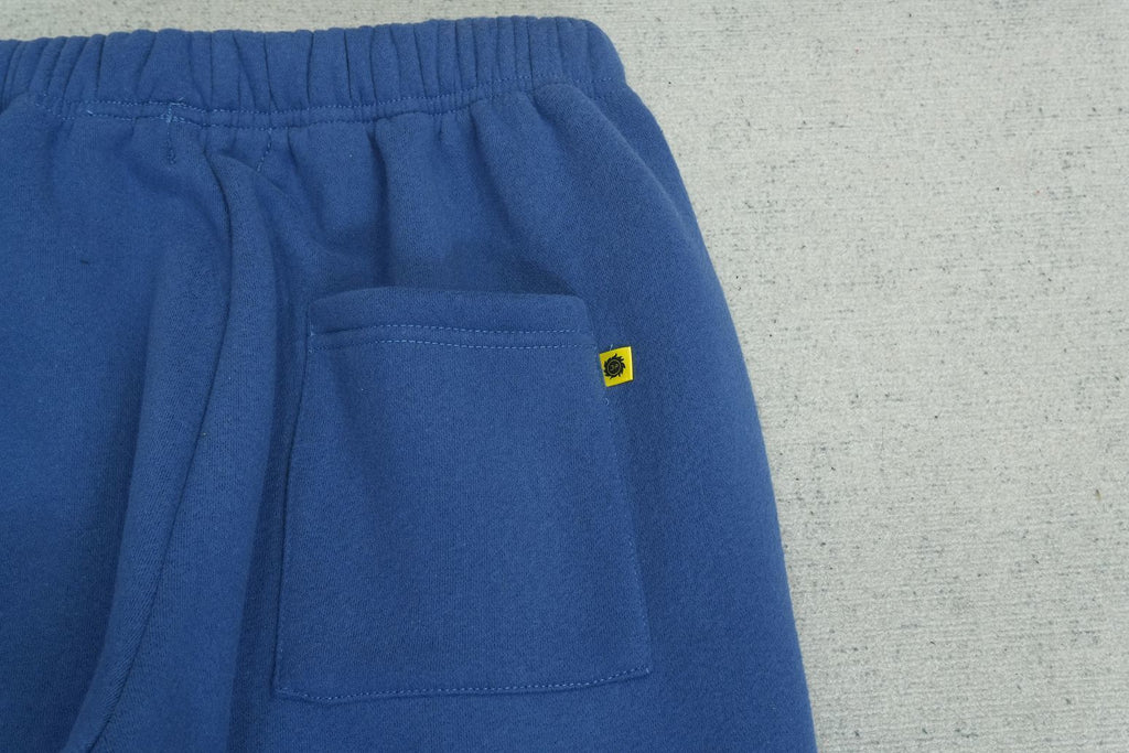 B - SWEATPANTS