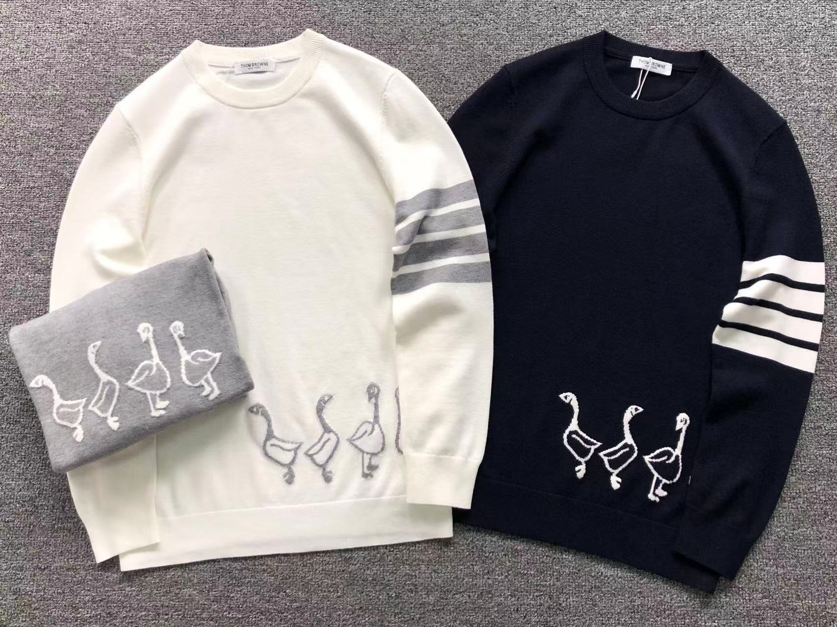 T - SWEATER