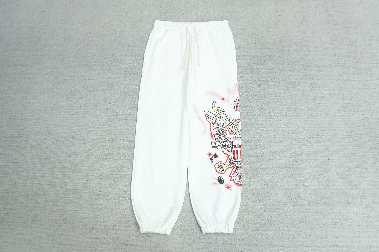V - SWEATPANTS