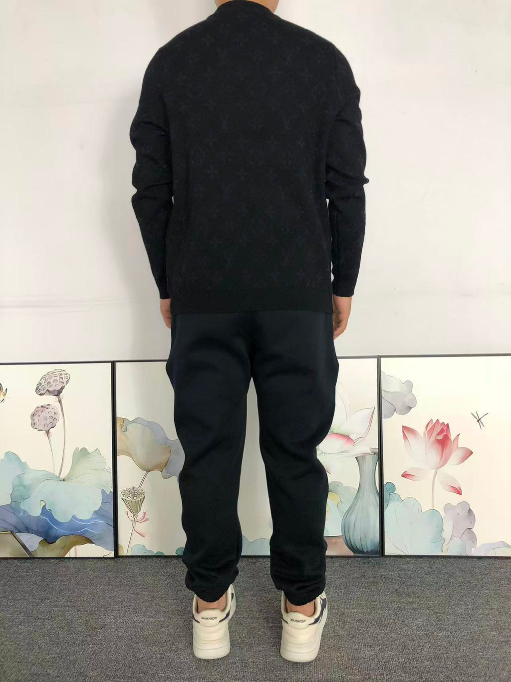 L - SWEATER