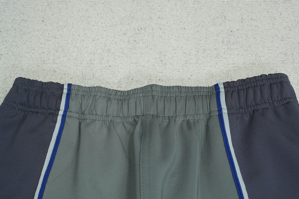 D - SWEATPANTS