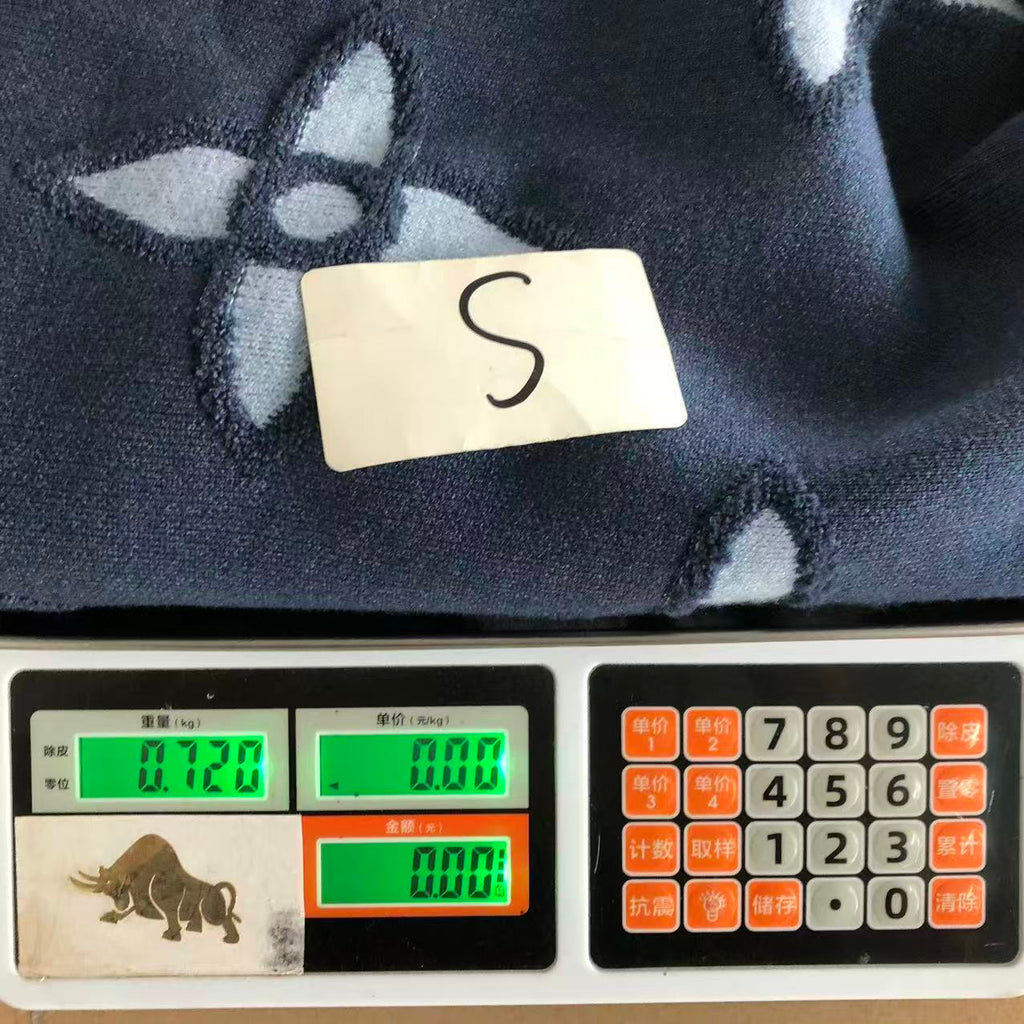 L - SWEATER