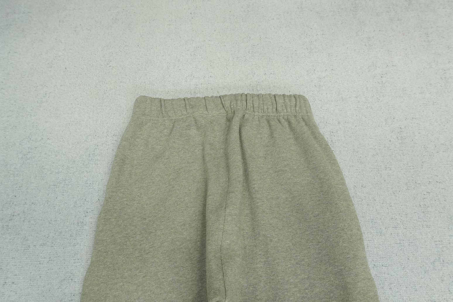 F - SWEATPANTS