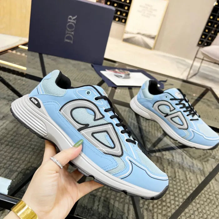 B - SNEAKERS