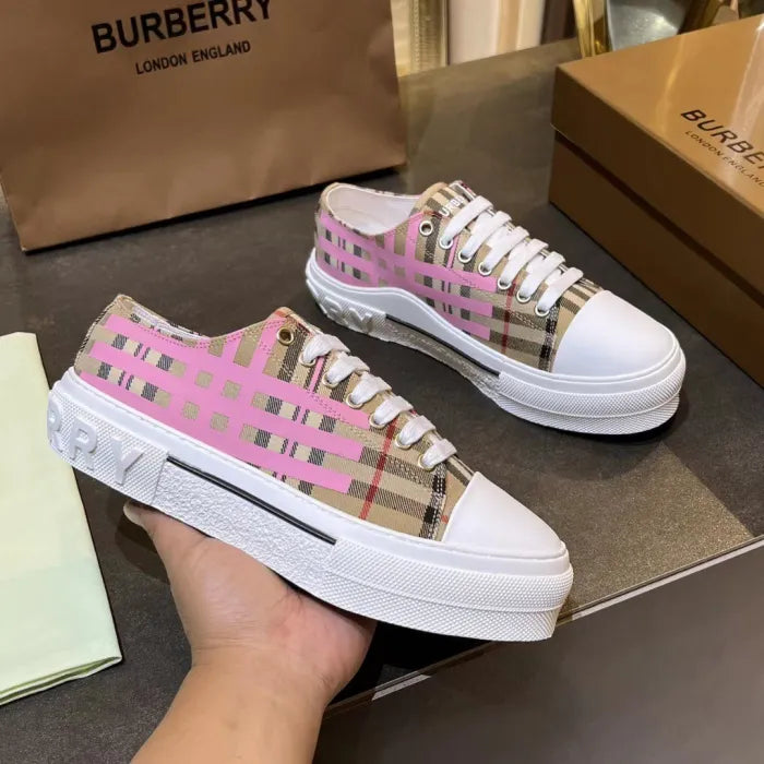 B - SNEAKERS