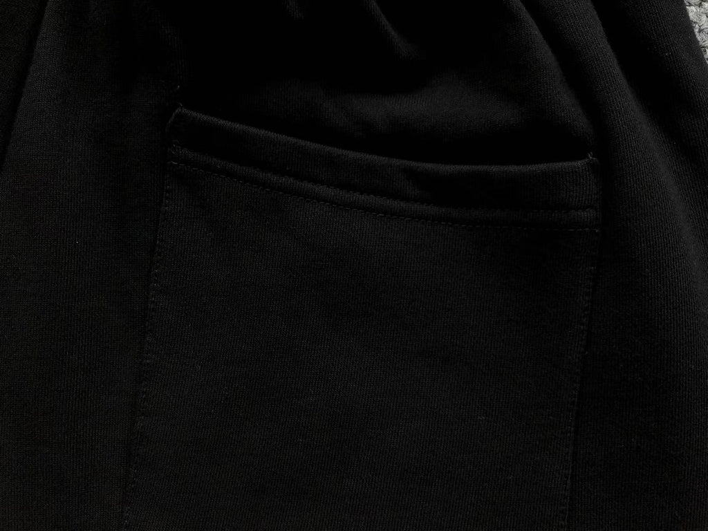 M - SHORTS