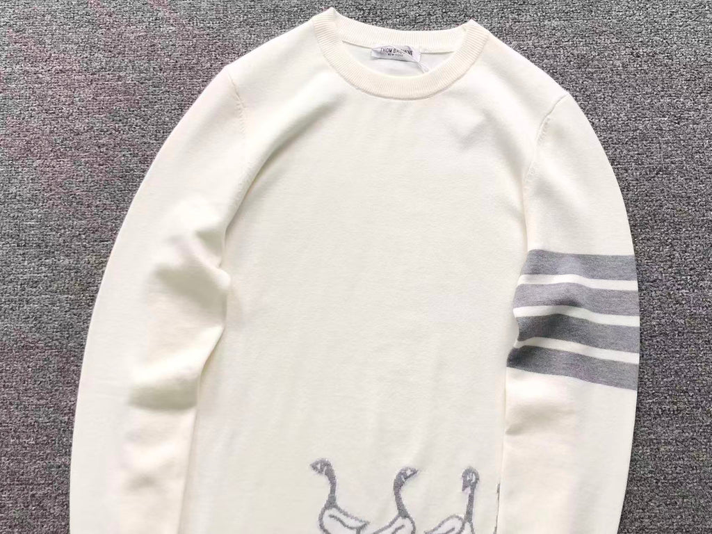 T - SWEATER