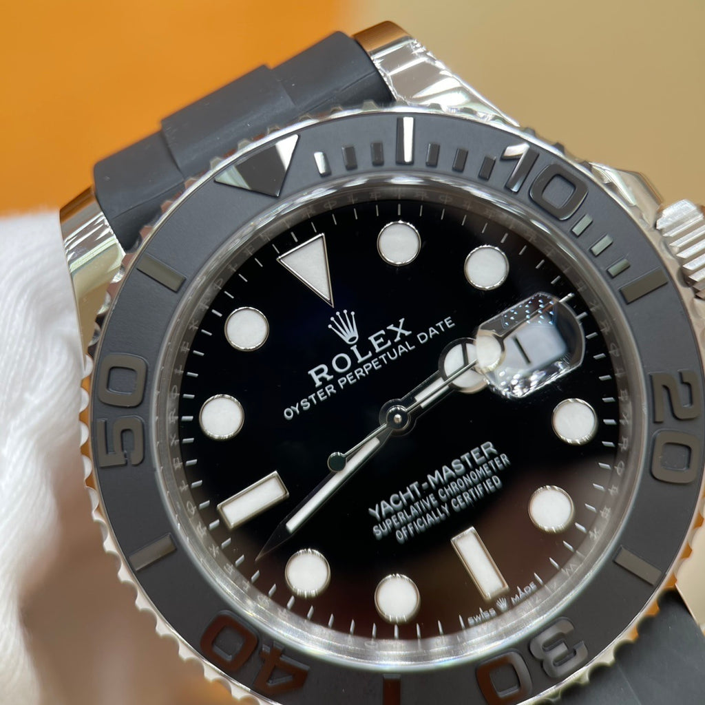 M - Watch