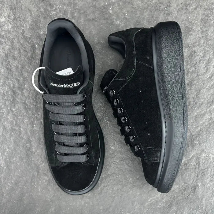 A - SNEAKERS