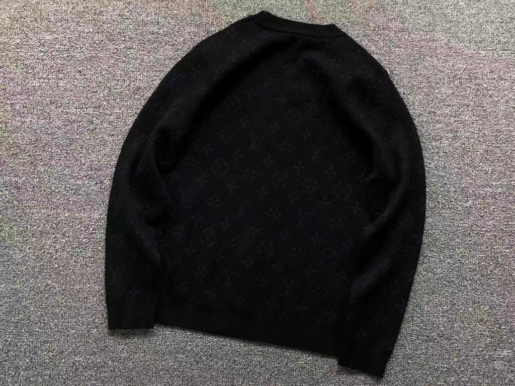 L - SWEATER