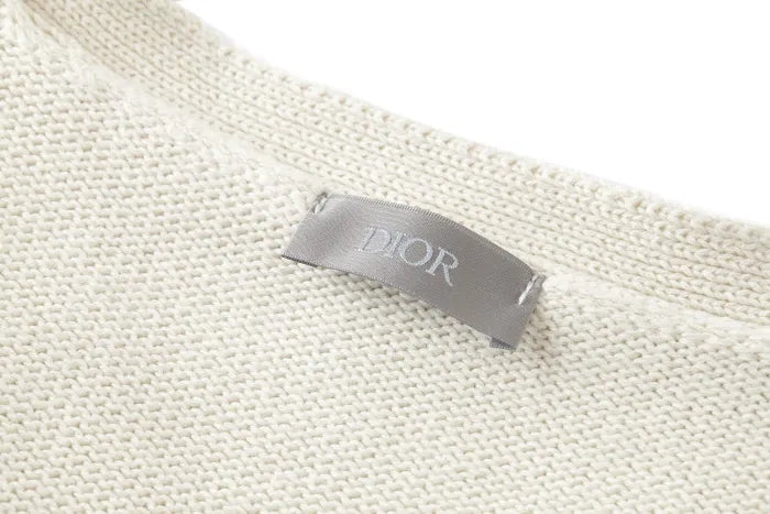 D - SWEATER