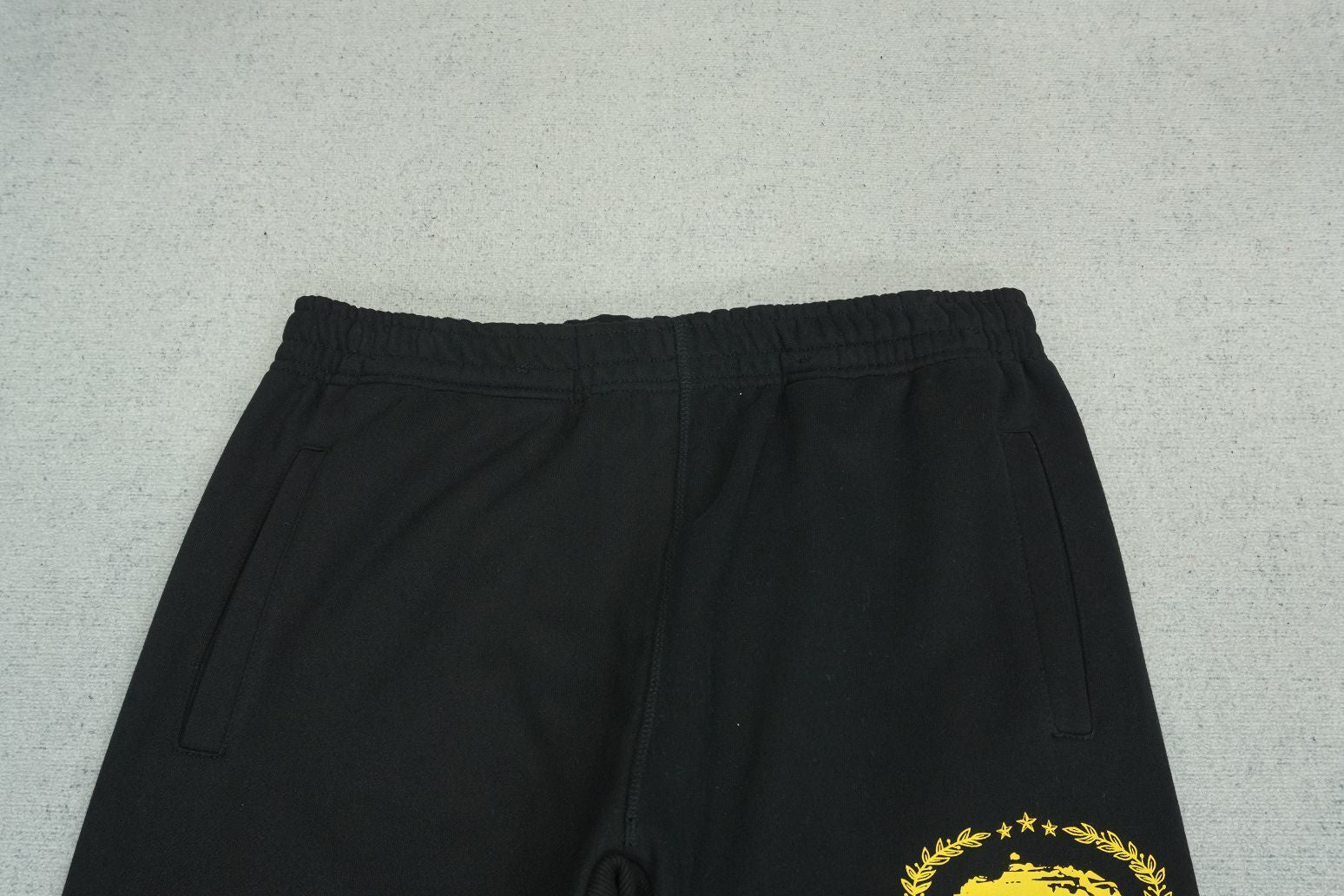 C - SWEATPANTS