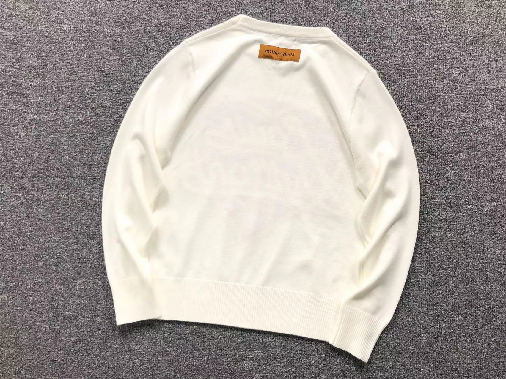 L - SWEATER