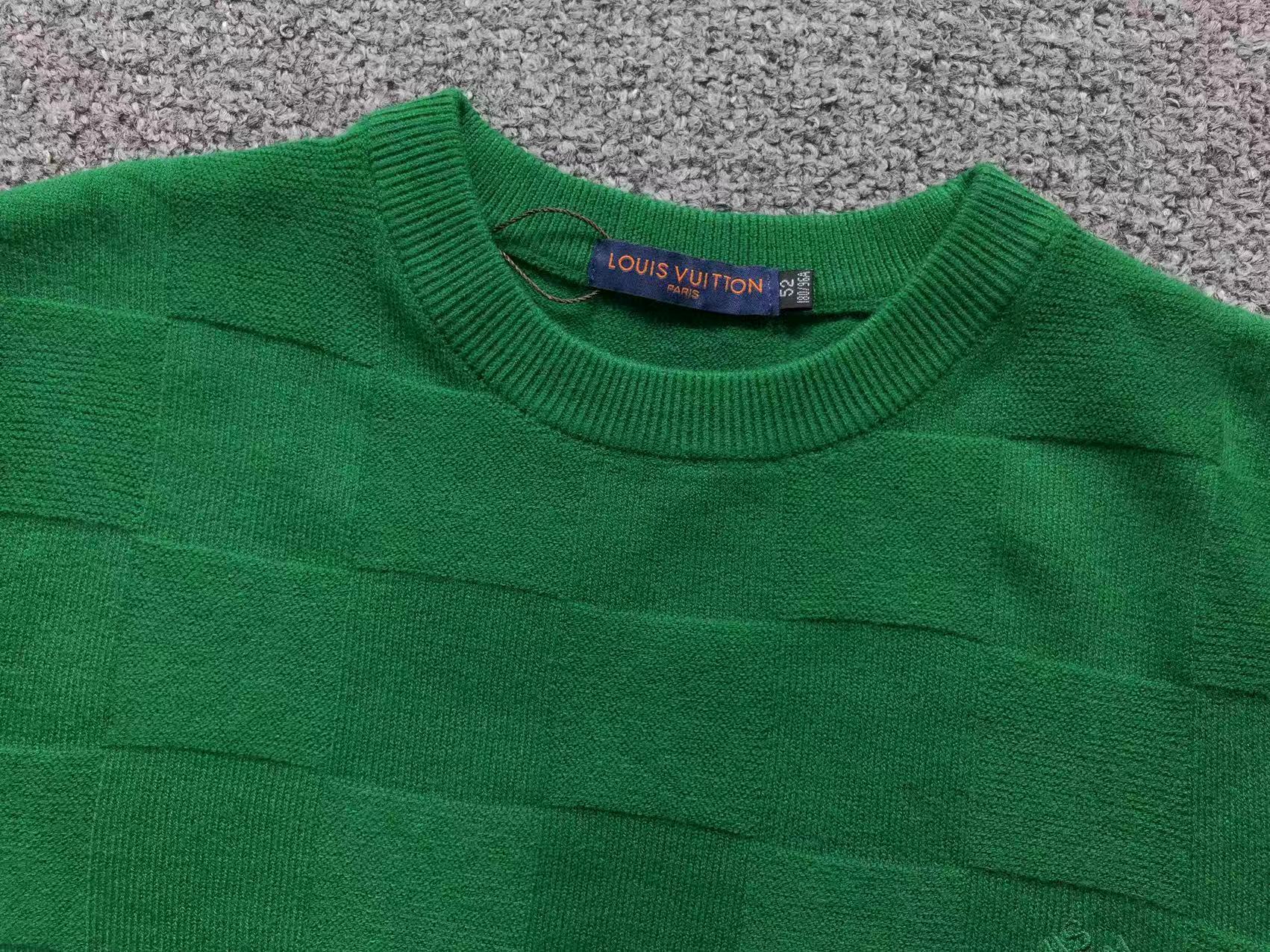 L - SWEATER