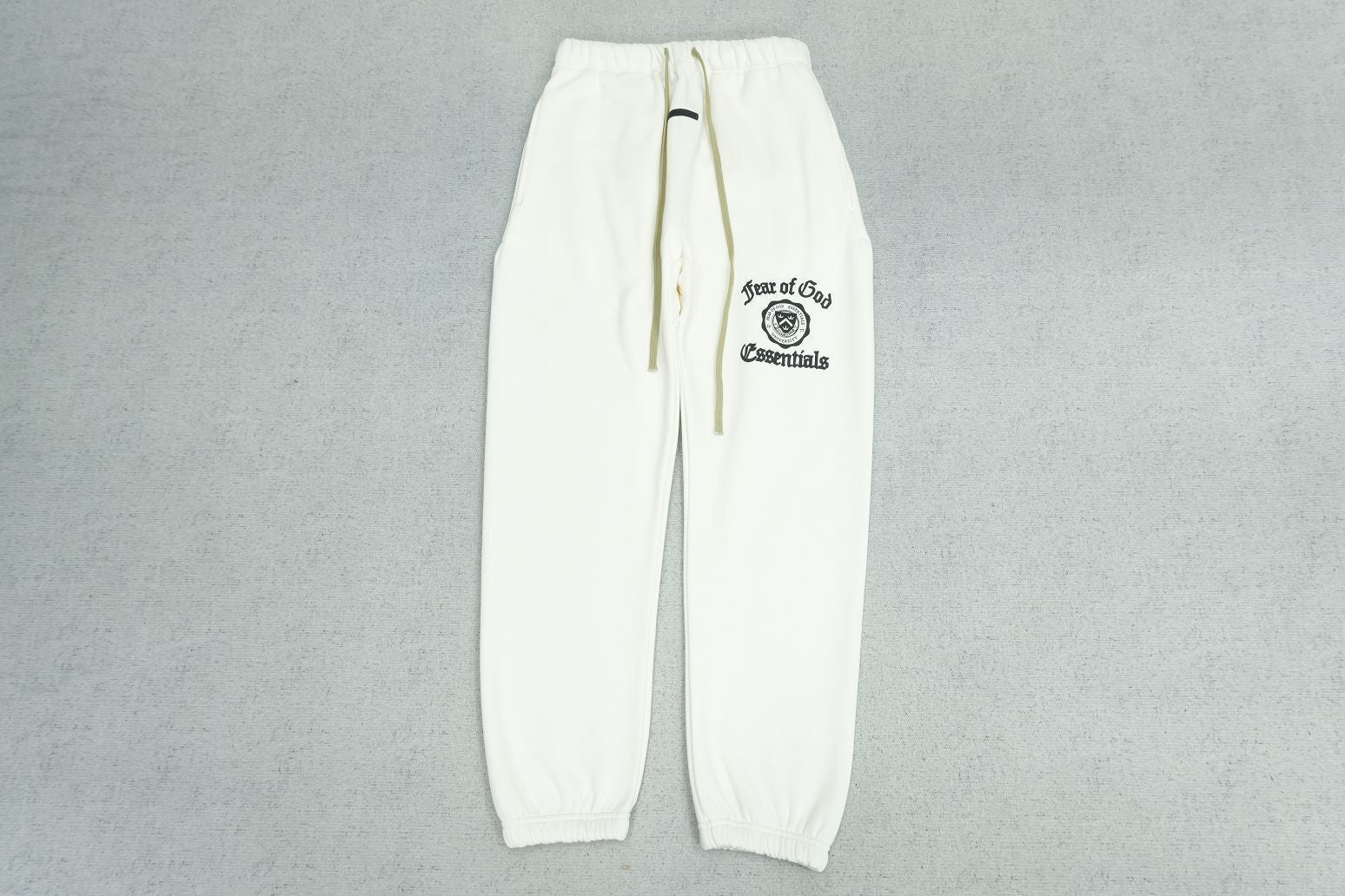 F - SWEATPANTS