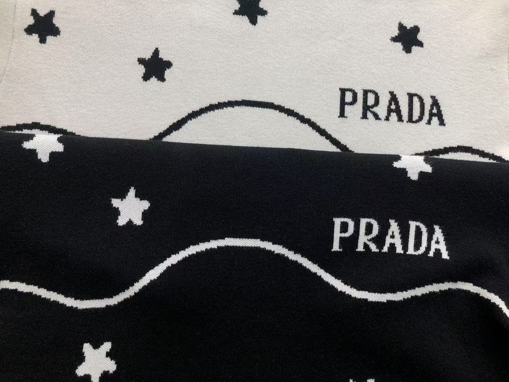 P - SWEATER
