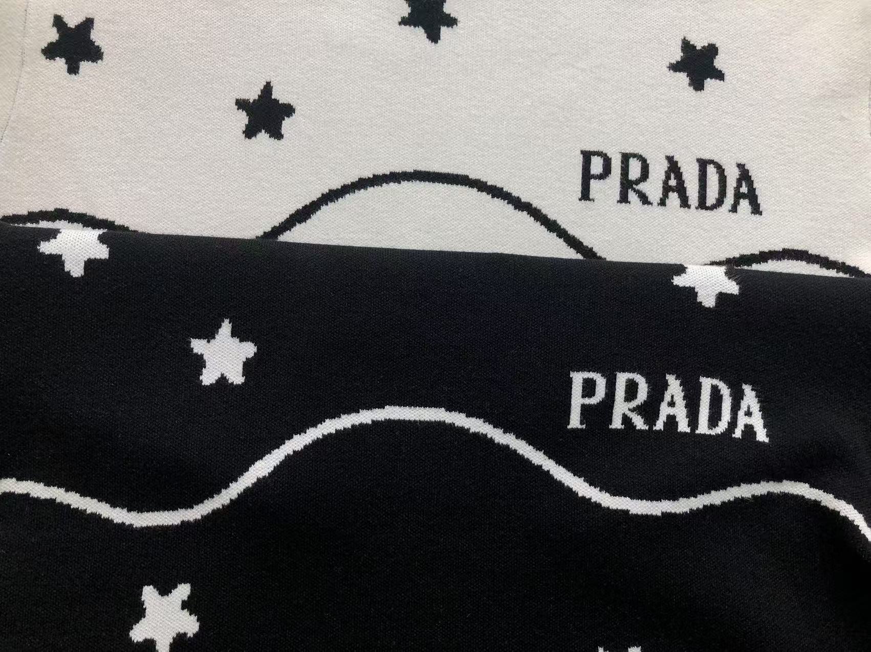 P - SWEATER
