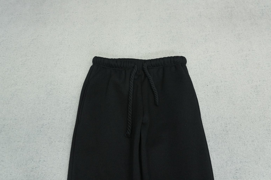 S - SWEATPANTS
