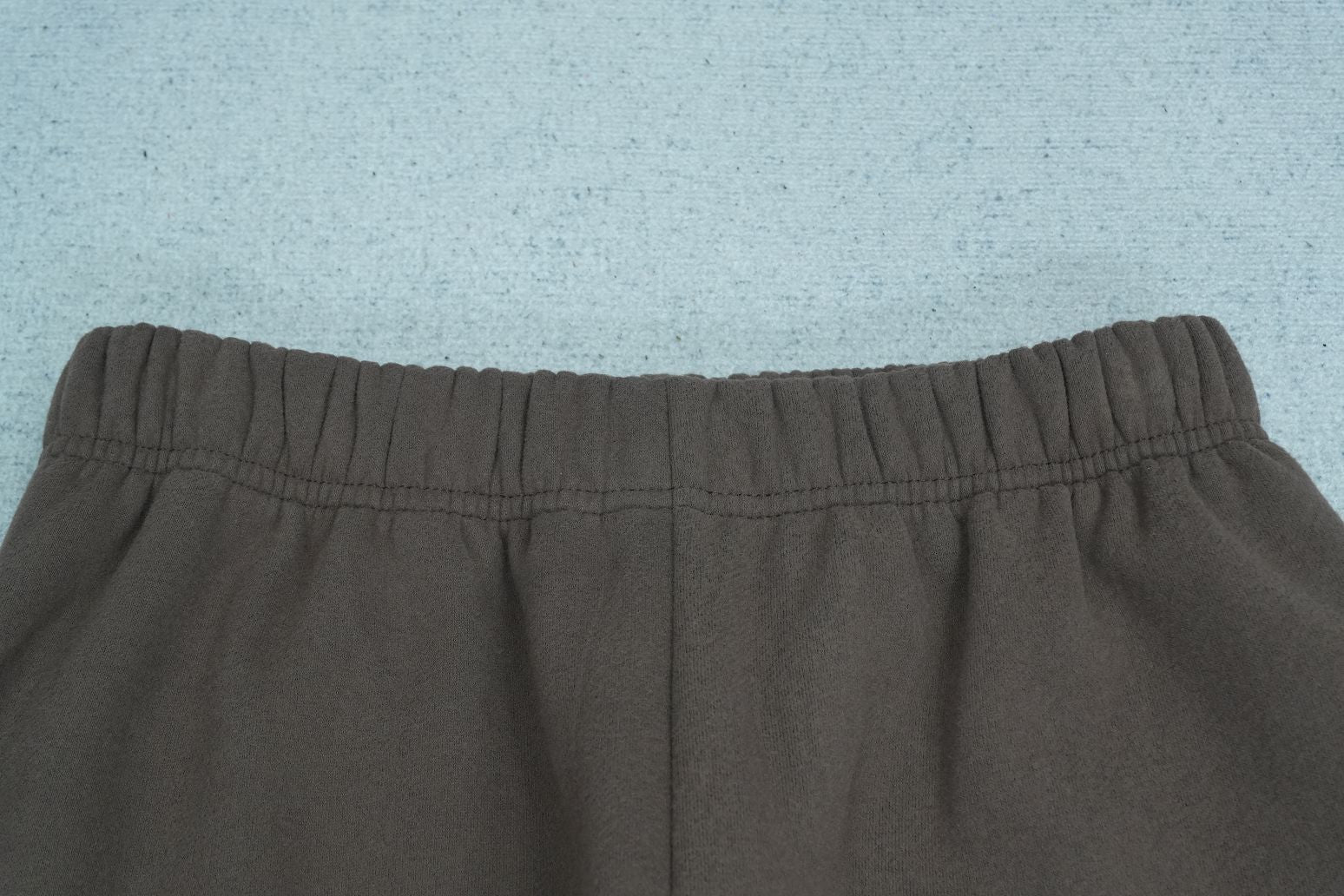 B - SWEATPANTS