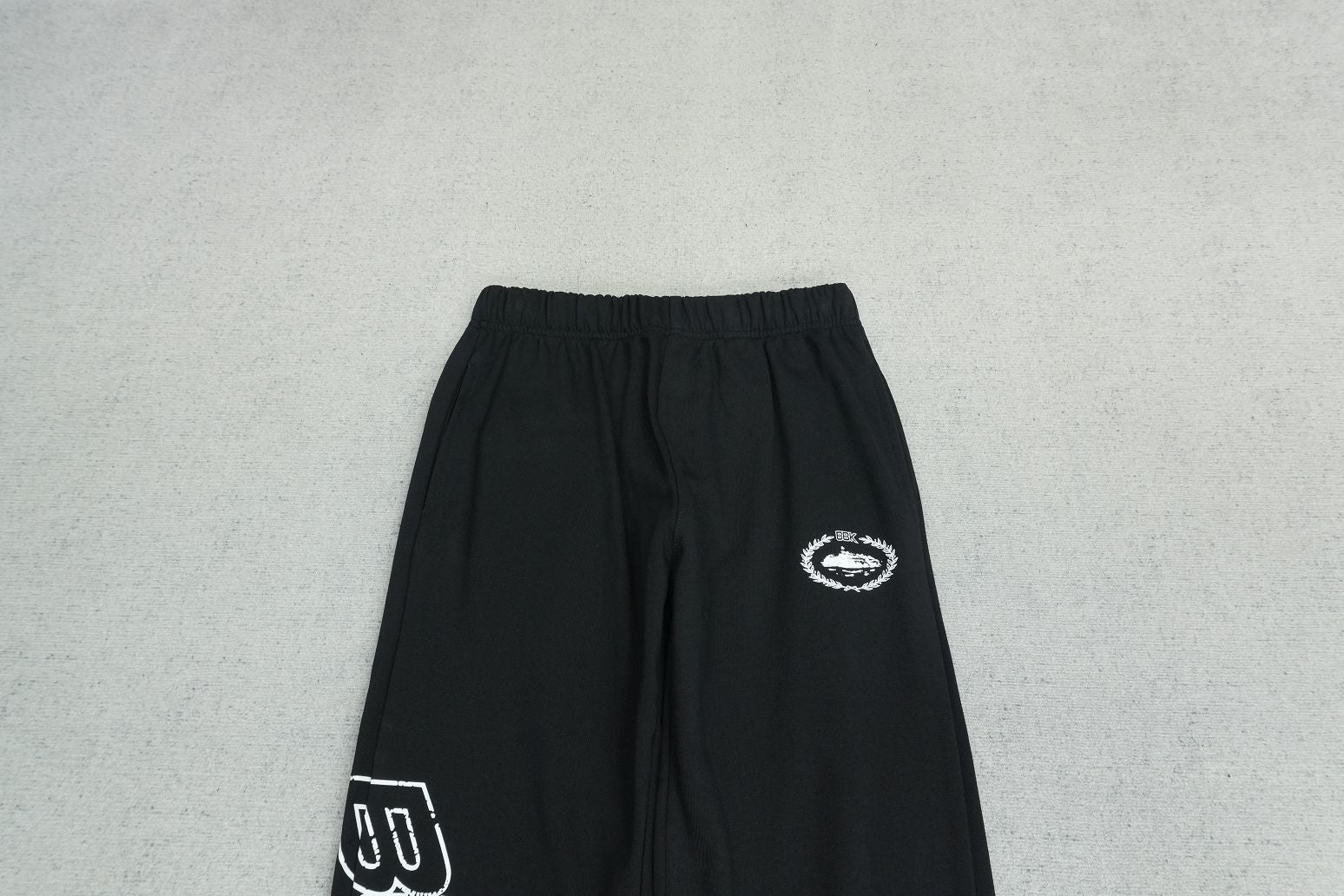 C - SWEATPANTS