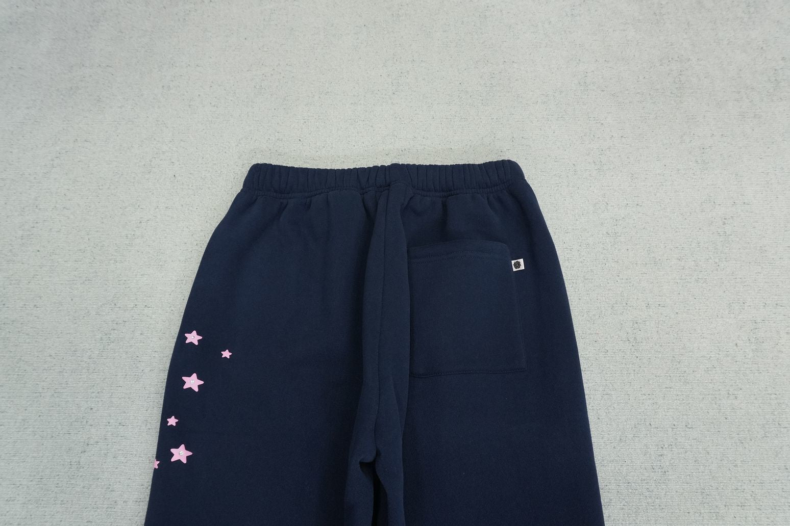 B - SWEATPANTS