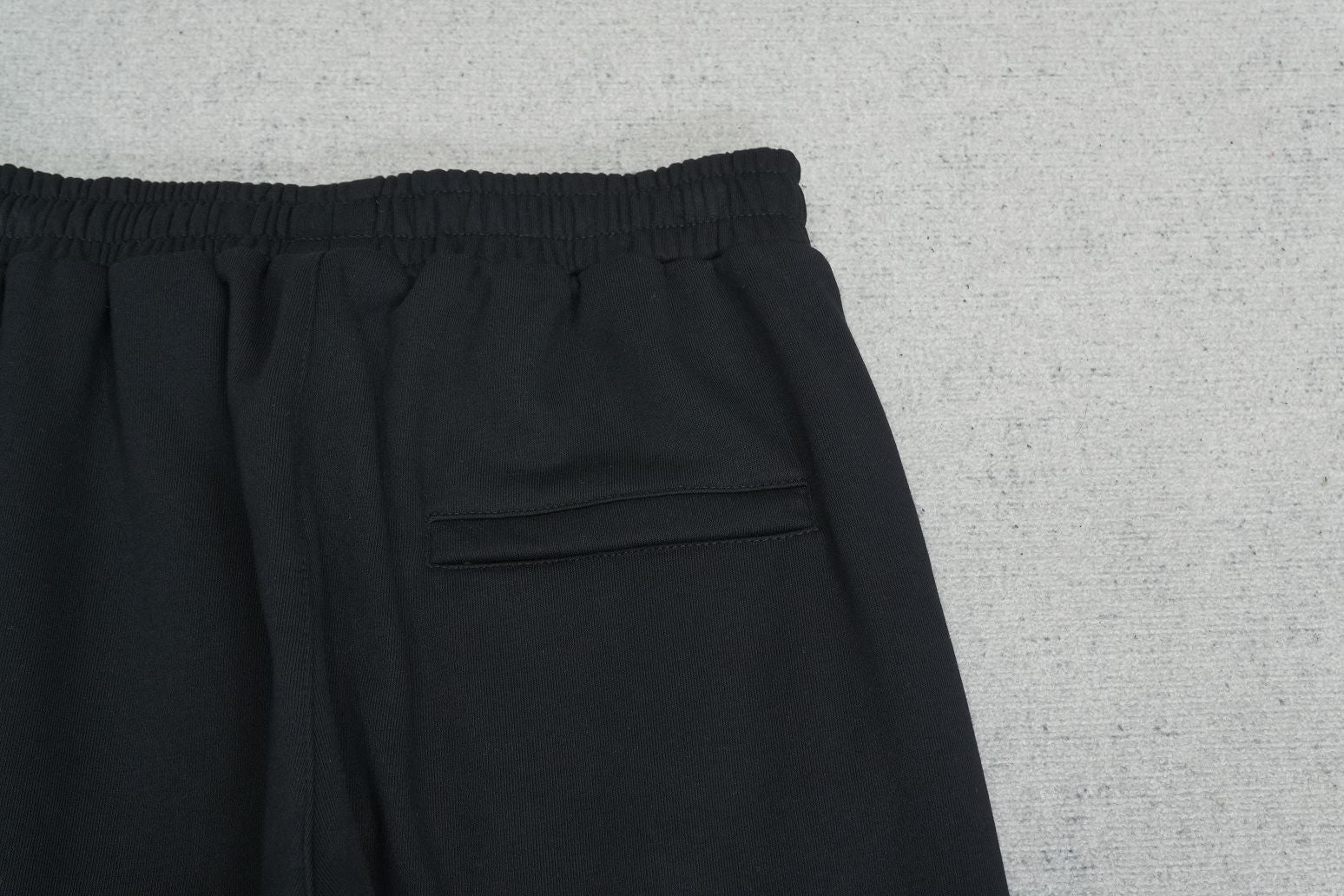 C - SWEATPANTS