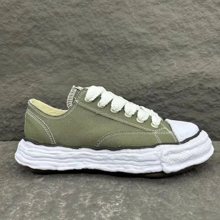 A - SNEAKERS
