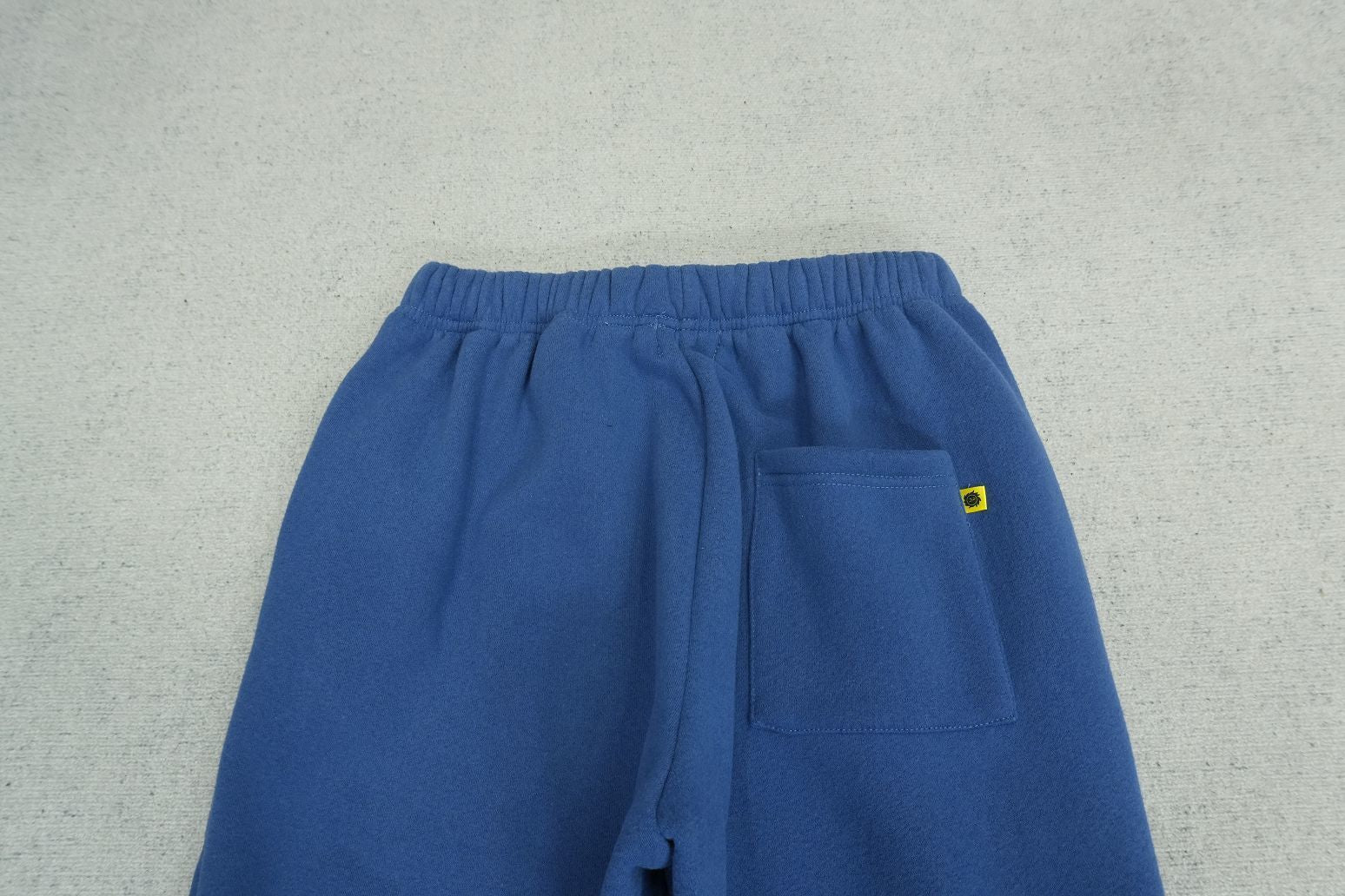 B - SWEATPANTS
